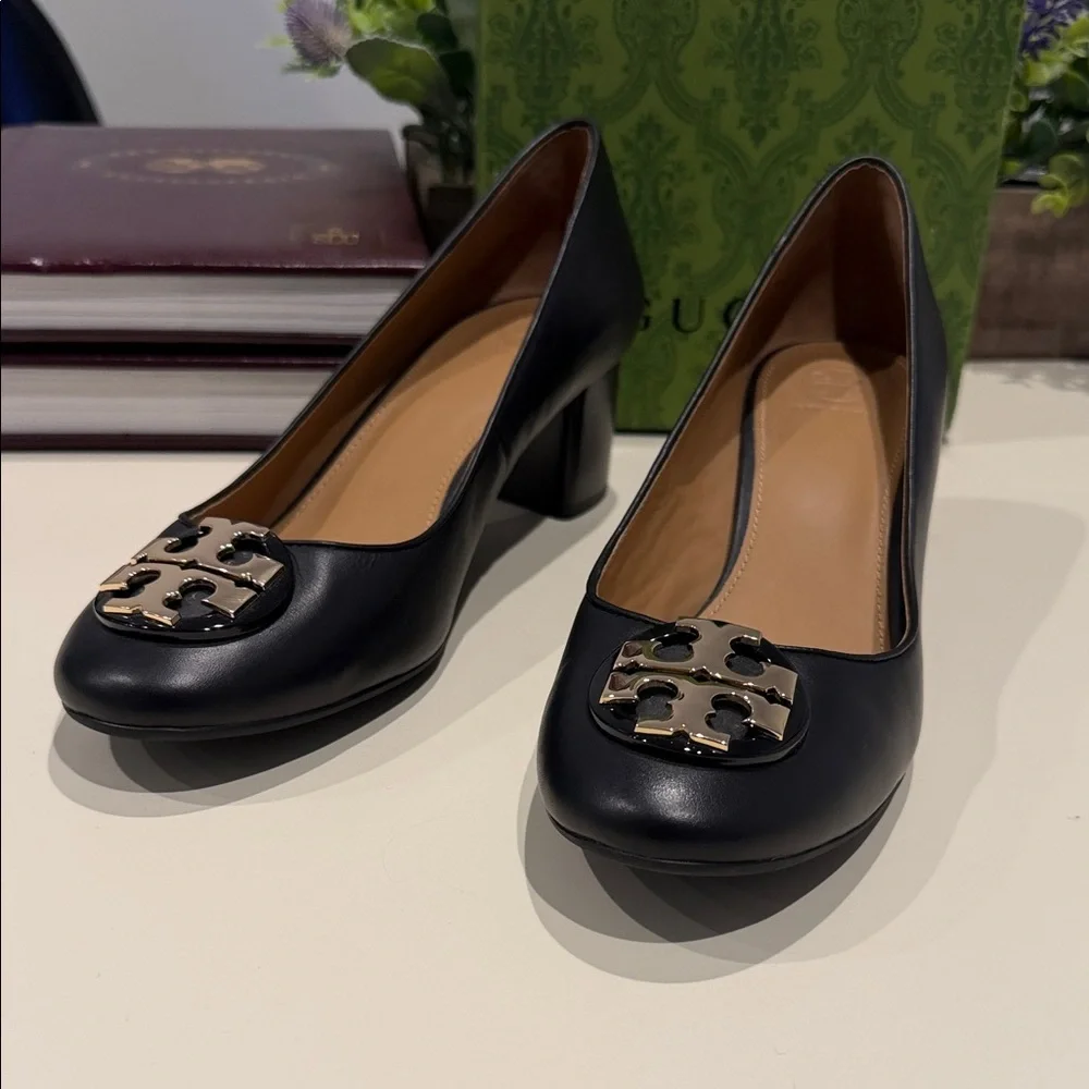Tory Burch Black Leather Logo Medallion Ballet Flats